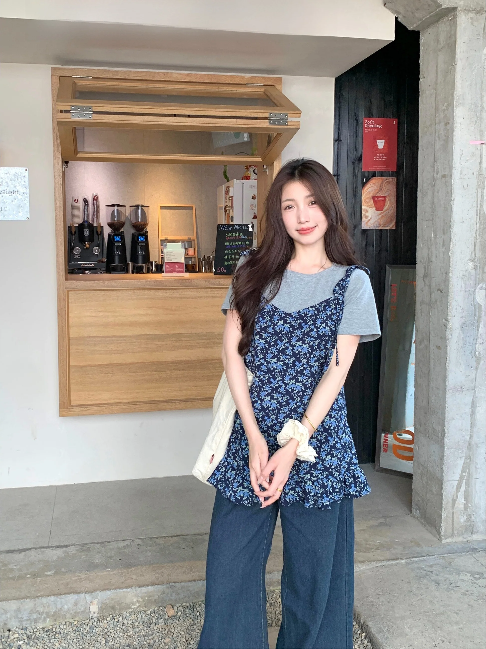 plus Size Summer Floral Print Crop Top And Bottoms Set Women's Korean Style T-Shirt Set Short Sleeve Buxom Gentlewoman
plus Size Summer Floral Print Crop Top And Bottoms Set Women's Korean Style T-Shirt Set Short Sleeve Buxom Gentlewoman
