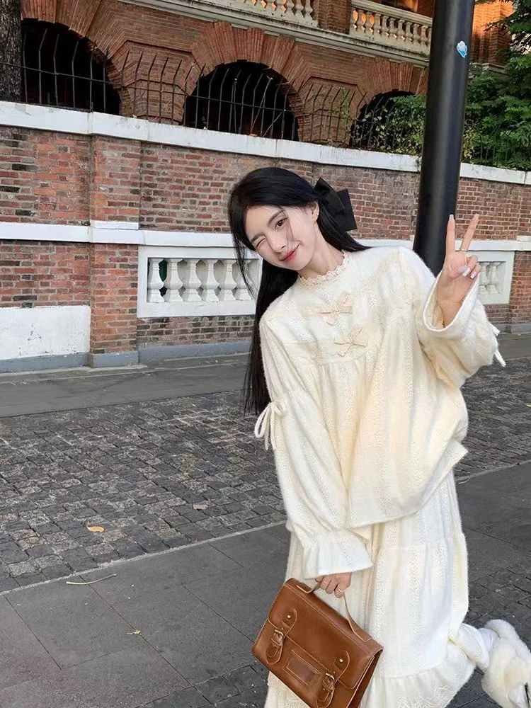 Sweet Lace Collar Long-Sleeved Bowknot Shirt Loose Solid Color Cotton Embroidered Pullover Doll Shirt
Sweet Lace Collar Long-Sleeved Bowknot Shirt Loose Solid Color Cotton Embroidered Pullover Doll Shirt