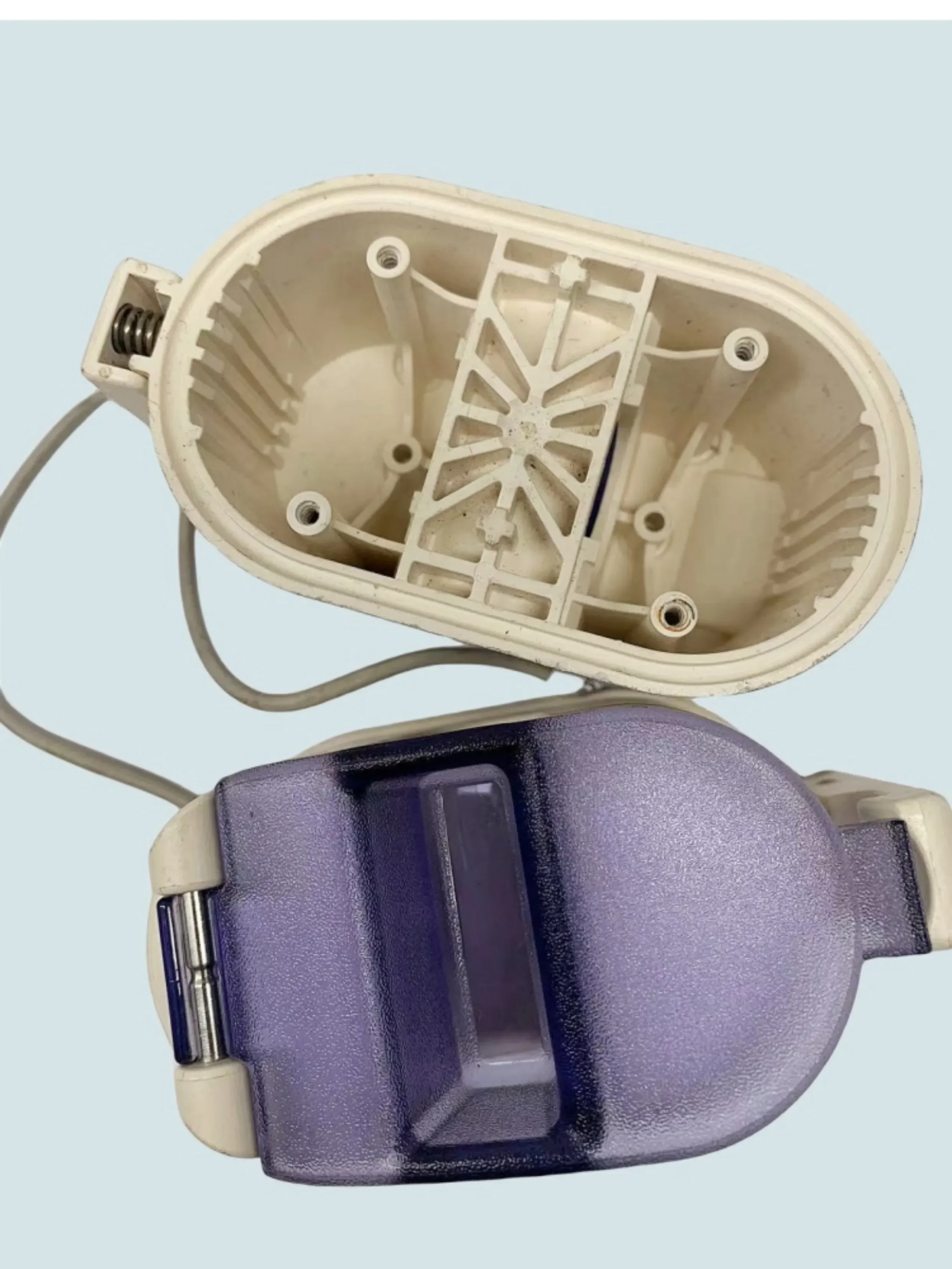 Blood dialysis machine 4008S machine V10 air detector, venous kettle probe, cover door probe, original accessories
Blood dialysis machine 4008S machine V10 air detector, venous kettle probe, cover door probe, original accessories