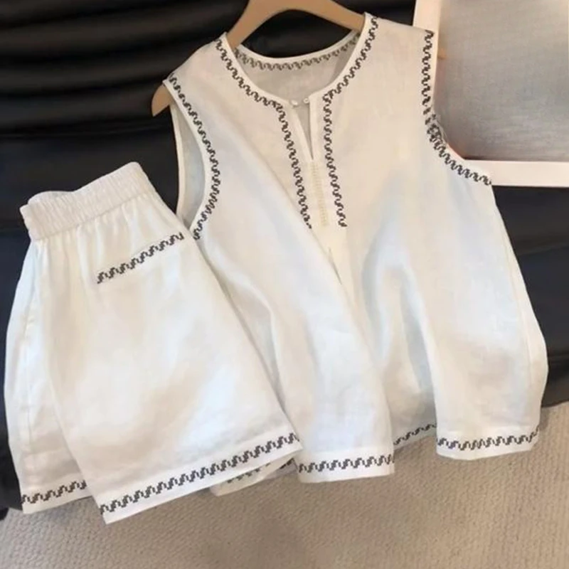 Design High-end Contrasting Color Sleeveless Vest Pajamas Women's Summer Shorts Loungewear Suit Can Be Worn Outside Comfortably
Design High-end Contrasting Color Sleeveless Vest Pajamas Women's Summer Shorts Loungewear Suit Can Be Worn Outside Comfortably