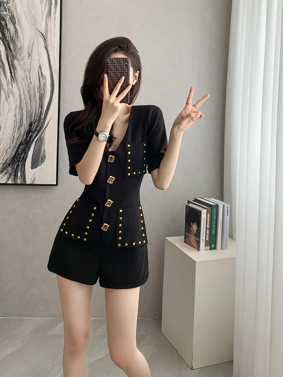 Elegant Black One-Piece Summer Shorts Women's Fashion High Waist Wide Leg Pants Commute Style Short Dress Pants Online Exclusive
Elegant Black One-Piece Summer Shorts Women's Fashion High Waist Wide Leg Pants Commute Style Short Dress Pants Online Exclusive