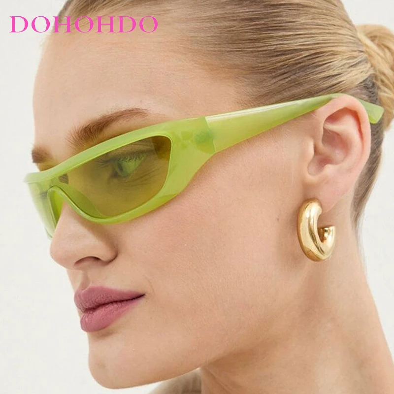 Cool Cyberpunk One - Piece Women Sunglasses Luxury Brand Cycling Futuristic Trending Men Sunglass Drive Windproof Goggles UV400
Cool Cyberpunk One - Piece Women Sunglasses Luxury Brand Cycling Futuristic Trending Men Sunglass Drive Windproof Goggles UV400