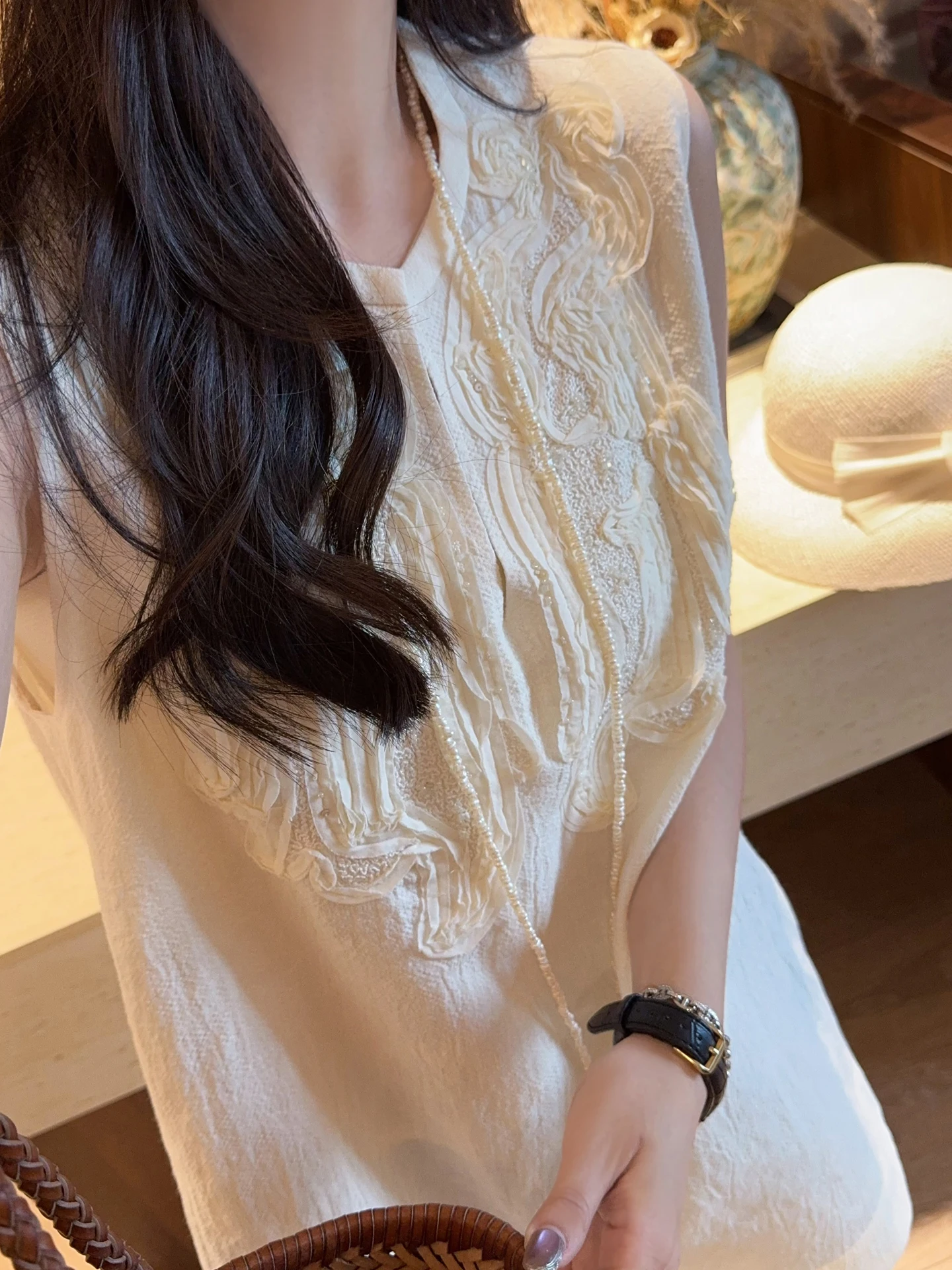 Elegant Heavy Industry! Summer Outdoor Wear Silk Linen Embroidered V-neck Sleeveless Top Women's Loose Fit H-shaped Vest
Elegant Heavy Industry! Summer Outdoor Wear Silk Linen Embroidered V-neck Sleeveless Top Women's Loose Fit H-shaped Vest