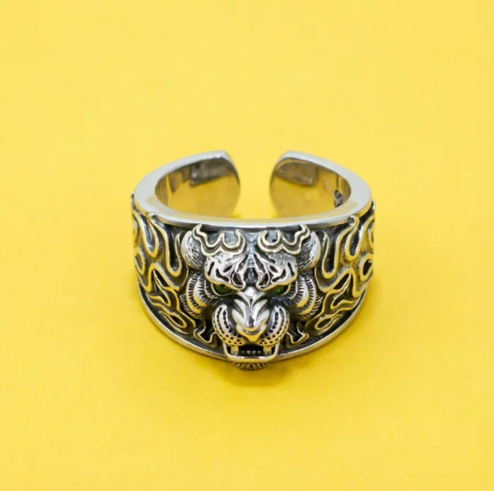 925 Sterling Silver Vine Pattern Tiger Head Men's Ring INS Fashion Brand Retro Retro Retro Personalized Couple Index Finger Ring
925 Sterling Silver Vine Pattern Tiger Head Men's Ring INS Fashion Brand Retro Retro Retro Personalized Couple Index Finger Ring