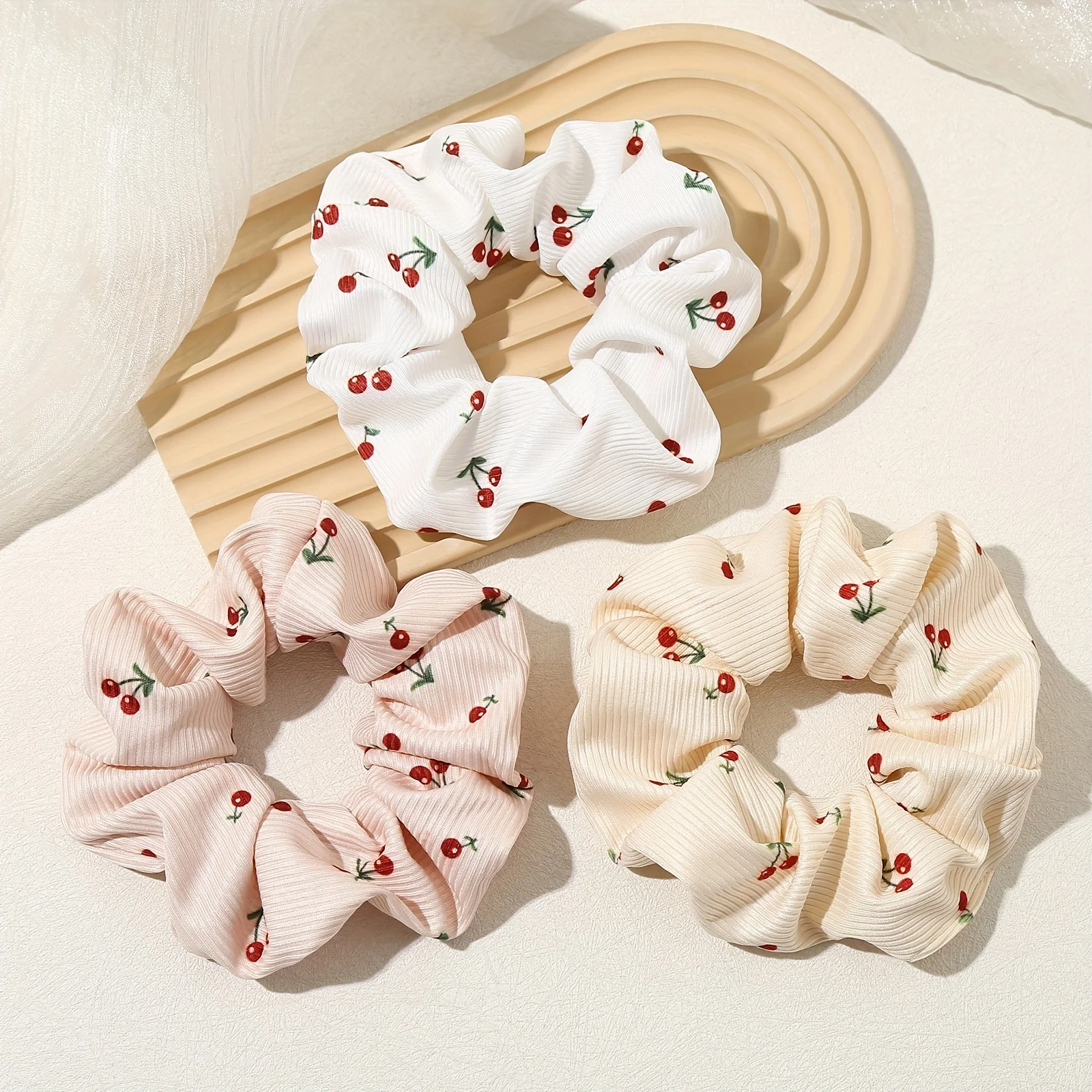 1PC Small fresh large intestine hair band women's ball head tie hair rope headband headdress
1PC Small fresh large intestine hair band women's ball head tie hair rope headband headdress