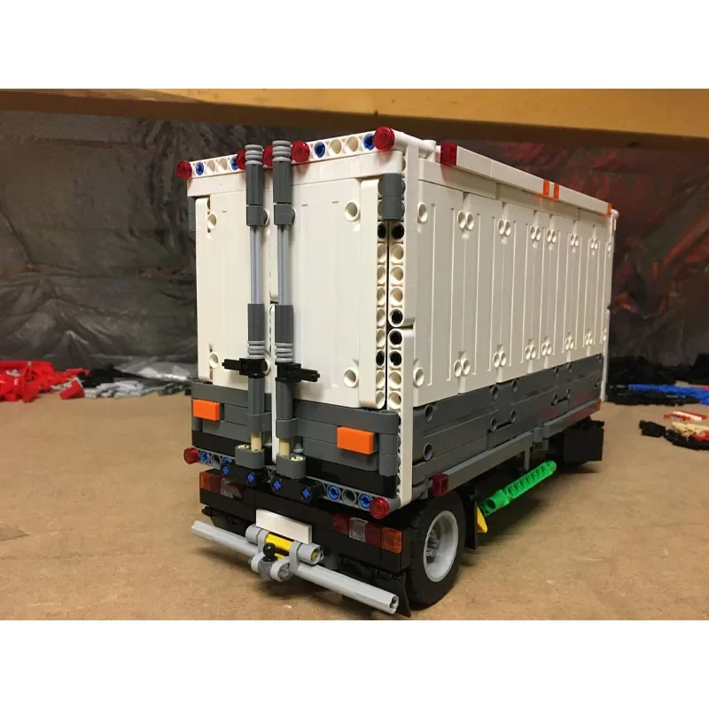 MOC-26686 City Classic Trailer Axle Сухая грузовик Коробка Модель Строительные блоки 902 шт. Игрушка в подарок на день рождения для мальчиков и детей
MOC-26686 City Classic Trailer Axle Сухая грузовик Коробка Модель Строительные блоки 902 шт. Игрушка в подарок на день рождения для мальчиков и детей