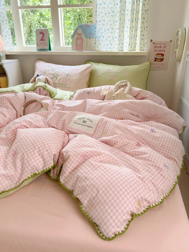 Dopamine Plaid Knot Pure Cotton Four-Piece Bedding Set Duvet Cover Sheet Dormitory Three-Piece Set Warmth Retention
Dopamine Plaid Knot Pure Cotton Four-Piece Bedding Set Duvet Cover Sheet Dormitory Three-Piece Set Warmth Retention