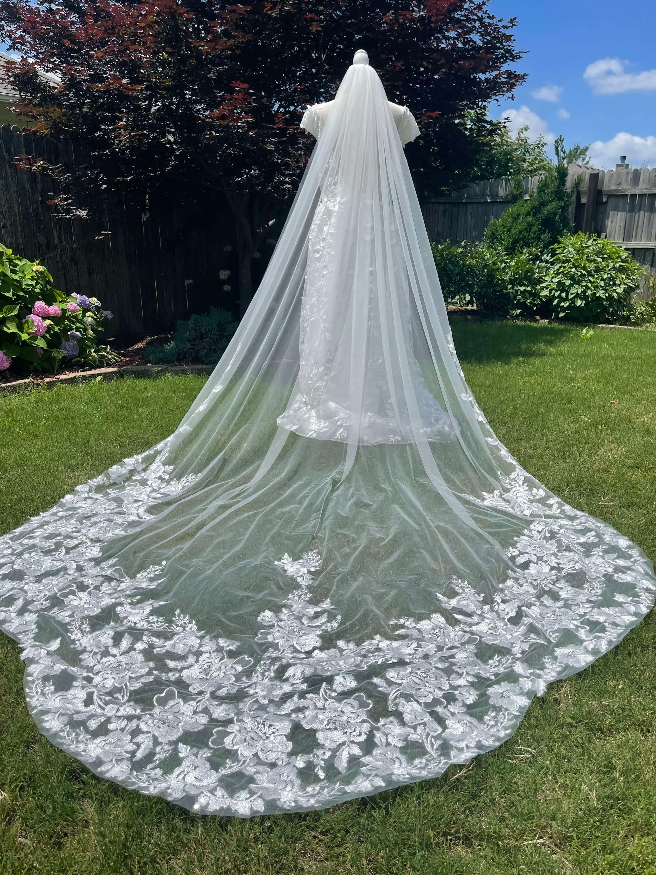 Wedding Veil Appliques One Layer Long Cathedral Length Veils Applique Edge Custom Made Bridal Accessories
Wedding Veil Appliques One Layer Long Cathedral Length Veils Applique Edge Custom Made Bridal Accessories