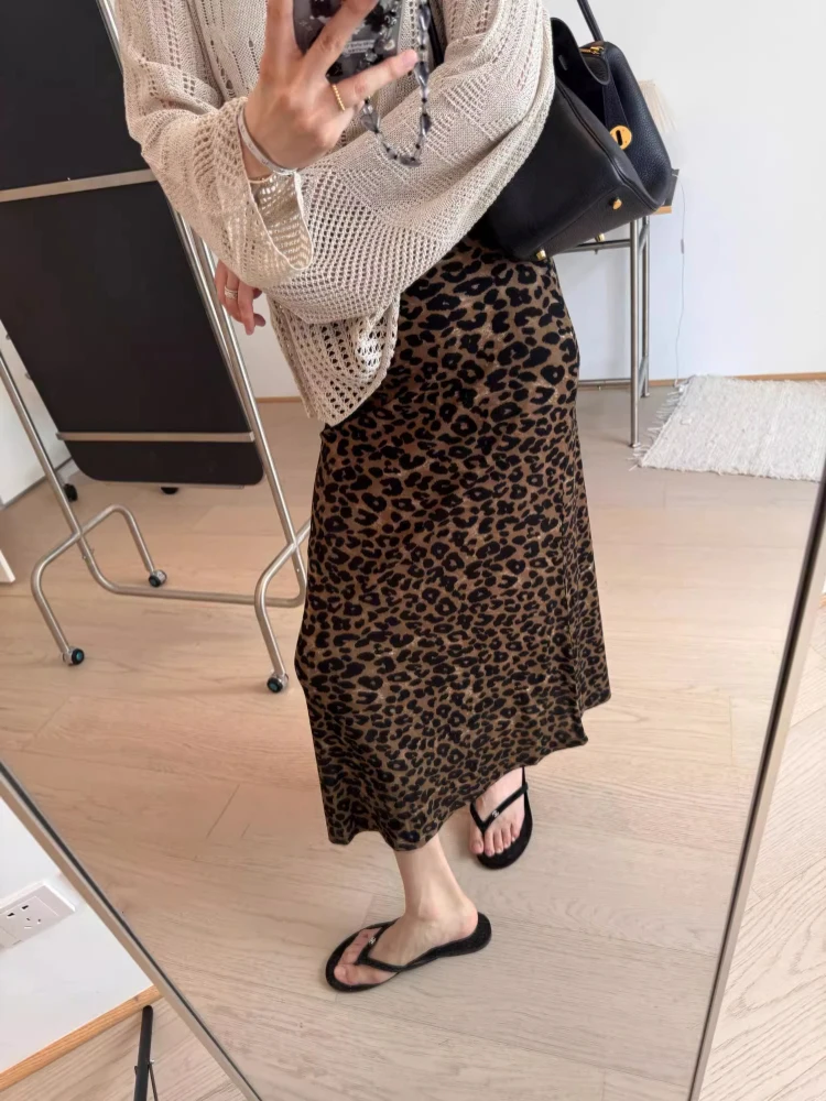 High Elasticity A-Line Skirt Women's plus Size Leopard Print Hidden Waist Slimming Autumn Spring Fashion Casual Skirt
High Elasticity A-Line Skirt Women's plus Size Leopard Print Hidden Waist Slimming Autumn Spring Fashion Casual Skirt
