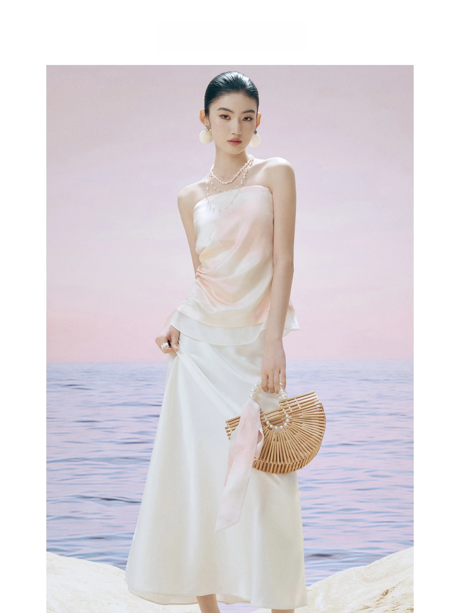 MandyZhang Summer Encounter Acetate Satin Strap Set Women's Summer Design Sense Tube Top Small Upper Dress Romantic Style
MandyZhang Summer Encounter Acetate Satin Strap Set Women's Summer Design Sense Tube Top Small Upper Dress Romantic Style