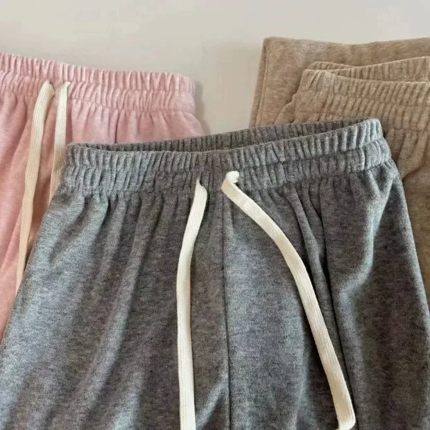 Молочно-белые кашемировые широкие брюки для женщин на весну-осень и зиму, повседневные прямые брюки длиной до пола, узкая версия
Молочно-белые кашемировые широкие брюки для женщин на весну-осень и зиму, повседневные прямые брюки длиной до пола, узкая версия