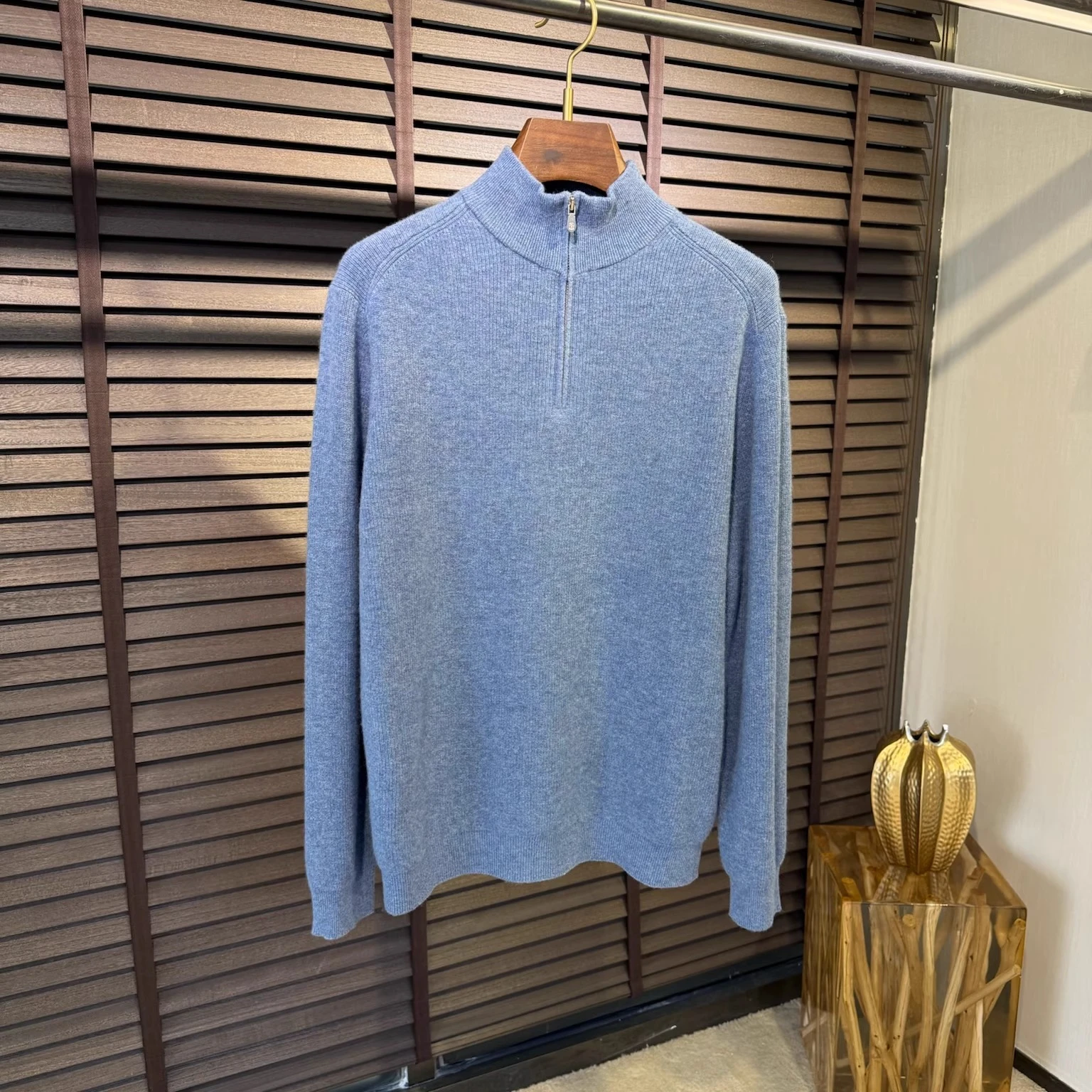 BC Italian wool cashmere casual semi-turtleneck knitted sweater
BC Italian wool cashmere casual semi-turtleneck knitted sweater