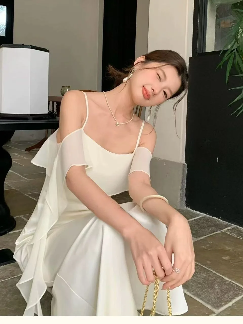 Romantic Style Women's Slim Fit Dress with Lace Trim Waist Cinching Summer Atmosphere Long A-Line Skirt for Young Girls
Romantic Style Women's Slim Fit Dress with Lace Trim Waist Cinching Summer Atmosphere Long A-Line Skirt for Young Girls