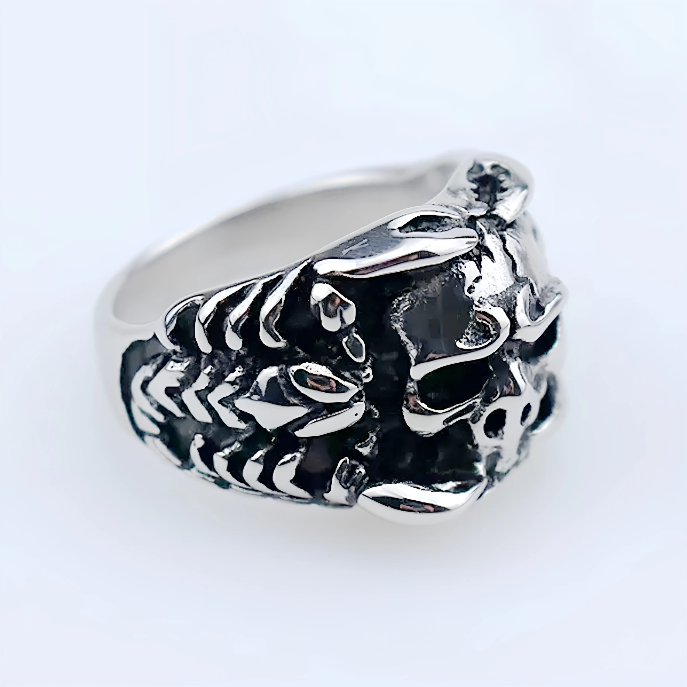 Fashionable Titanium Steel Men's Ring Punk Exaggerated Crab Claw Skull Head Men's Titanium Steel Ring Ghost Head Ring
Fashionable Titanium Steel Men's Ring Punk Exaggerated Crab Claw Skull Head Men's Titanium Steel Ring Ghost Head Ring