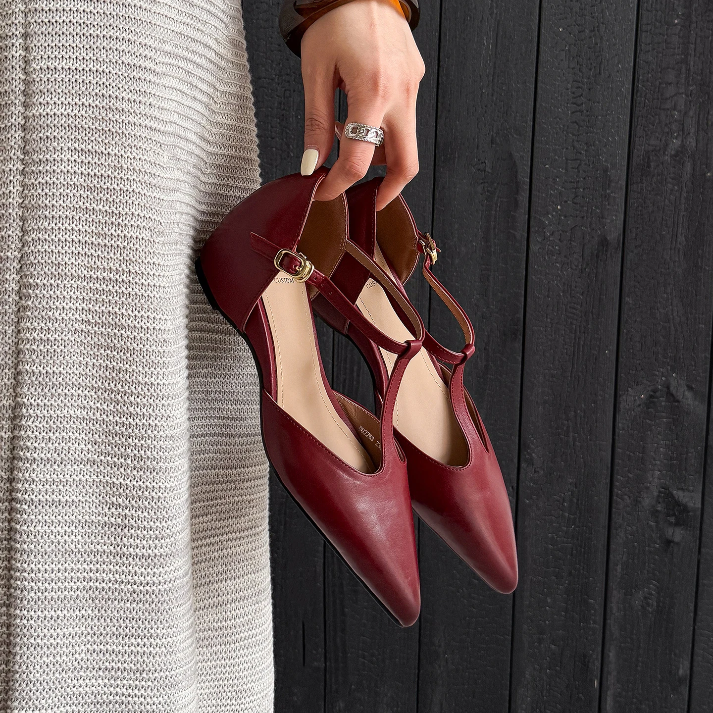 Genuine Leather Cowhide Women's Sandals,Pointed Toe Wedges Heels Fashion Women Shoes,T-strap Elegant Summer High Heels
Genuine Leather Cowhide Women's Sandals,Pointed Toe Wedges Heels Fashion Women Shoes,T-strap Elegant Summer High Heels