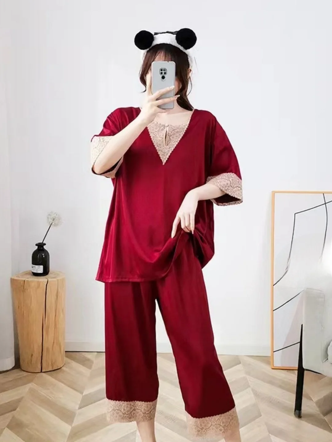 Casual Lace round Neck Short Sleeve Ice Silk Sleepwear Set plus Size Women Comfortable Loose Fit Summer Home Clothes Set
Casual Lace round Neck Short Sleeve Ice Silk Sleepwear Set plus Size Women Comfortable Loose Fit Summer Home Clothes Set