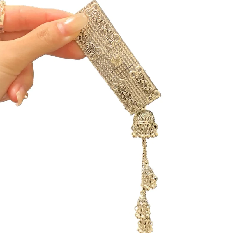 Mongolian style hair card, cold national style high-value women's hair accessories
Mongolian style hair card, cold national style high-value women's hair accessories