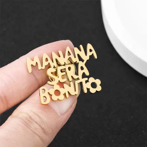 Karol G Pin Abzeichen Manana Sera Bonito Bichota Merch Edelstahl Brosche Schmuck für Frauen Mädchen Weihnachtsgeschenk