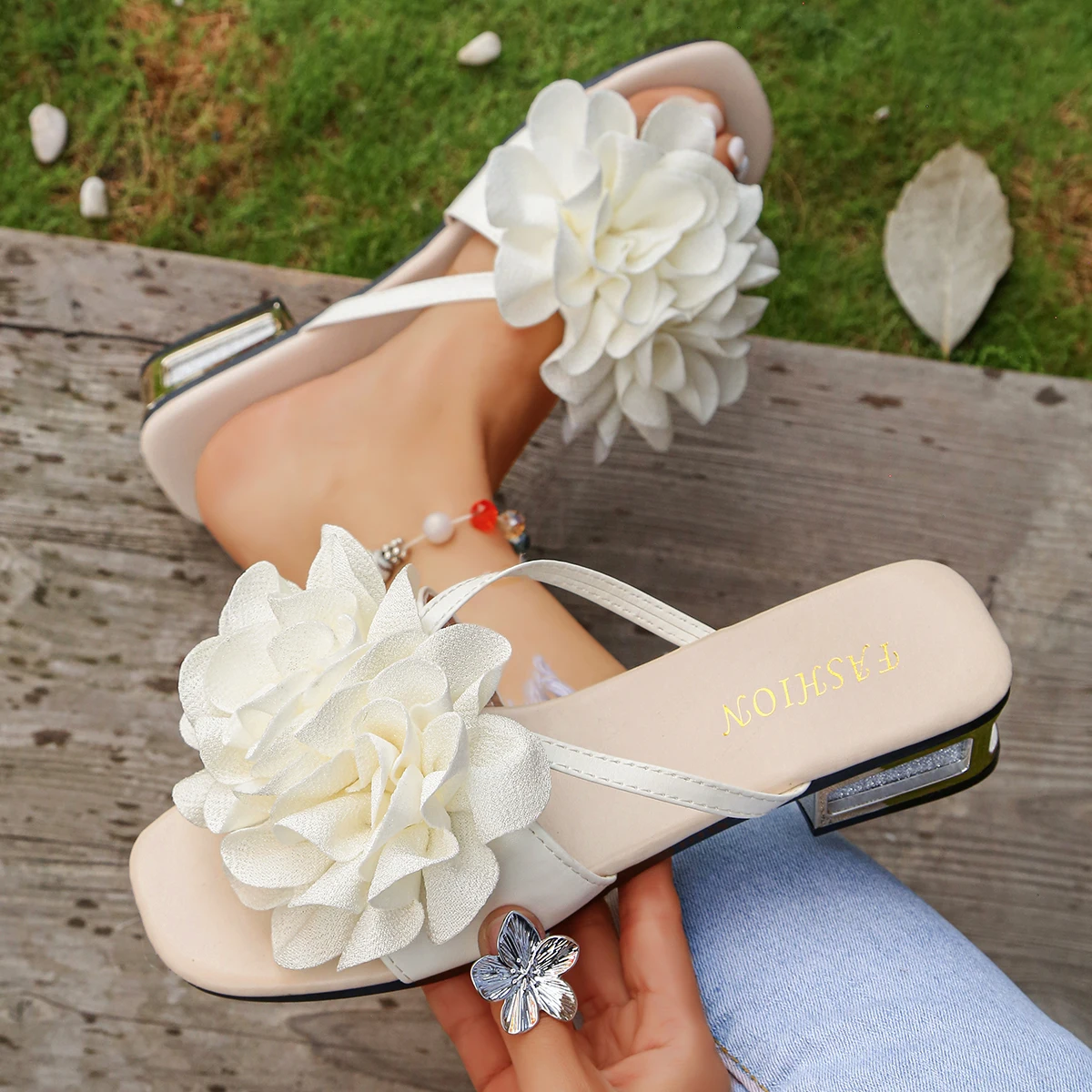 Women Sandals Floral Open Toe High Heels Sandals Women Summer Large Size Fashion Slippers Casual Retro Shoes Zapatos De Mujer
Women Sandals Floral Open Toe High Heels Sandals Women Summer Large Size Fashion Slippers Casual Retro Shoes Zapatos De Mujer