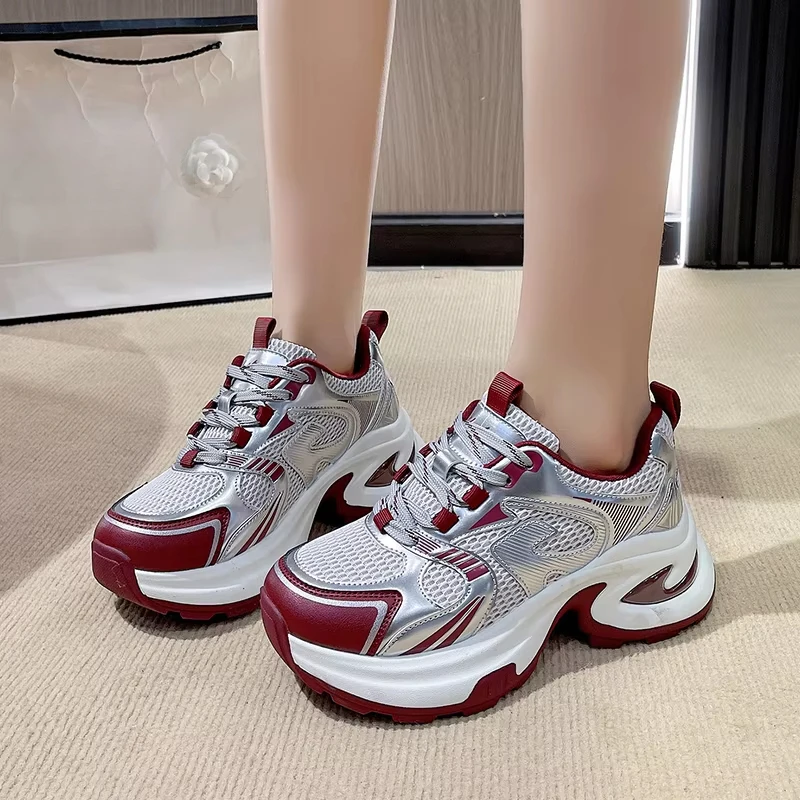 Thick-soled silver dad shoes for women, 2025 new spring and autumn style, popular casual sports short
Thick-soled silver dad shoes for women, 2025 new spring and autumn style, popular casual sports short