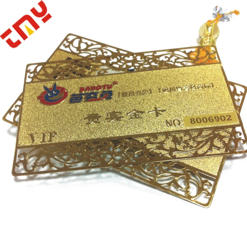 86*54*0,3 мм металлическая визитная карточка из алюминия/нержавеющей стали, индивидуальные тисненые золотые визитные металлические карточки с полыми отверстиями
86*54*0,3 мм металлическая визитная карточка из алюминия/нержавеющей стали, индивидуальные тисненые золотые визитные металлические карточки с полыми отверстиями
