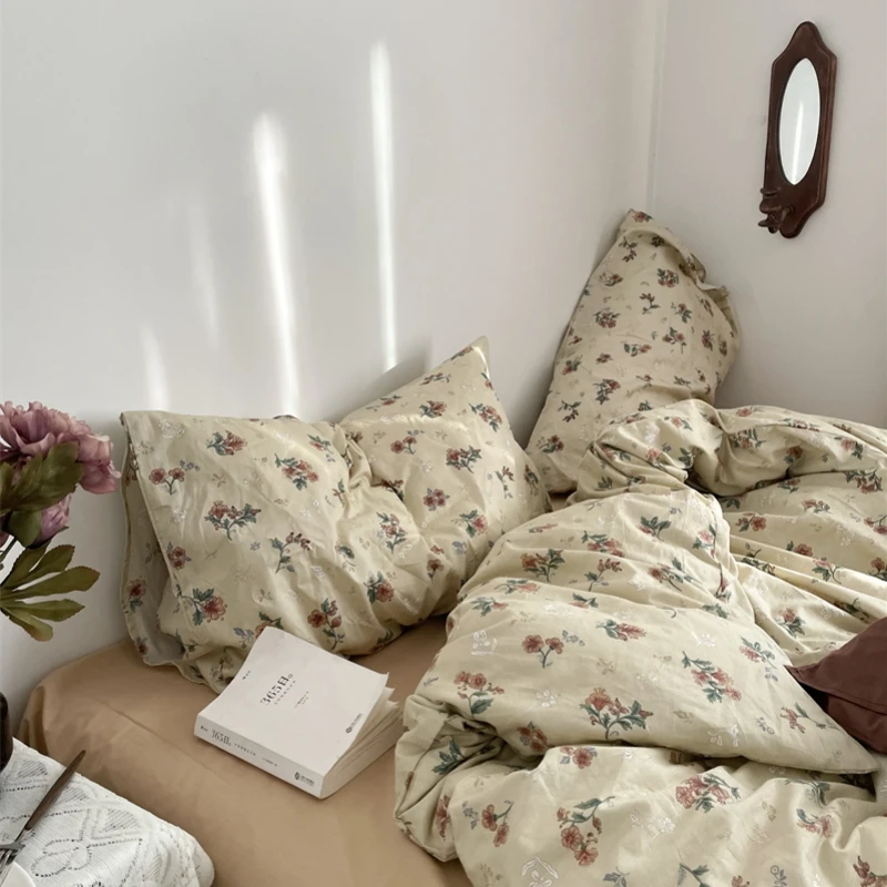 Vintage Floral Cotton Bedding Set for Girls, Twill Combed, Korean Bedding, Duvet Cover, Pillowcase for Bedroom
Vintage Floral Cotton Bedding Set for Girls, Twill Combed, Korean Bedding, Duvet Cover, Pillowcase for Bedroom