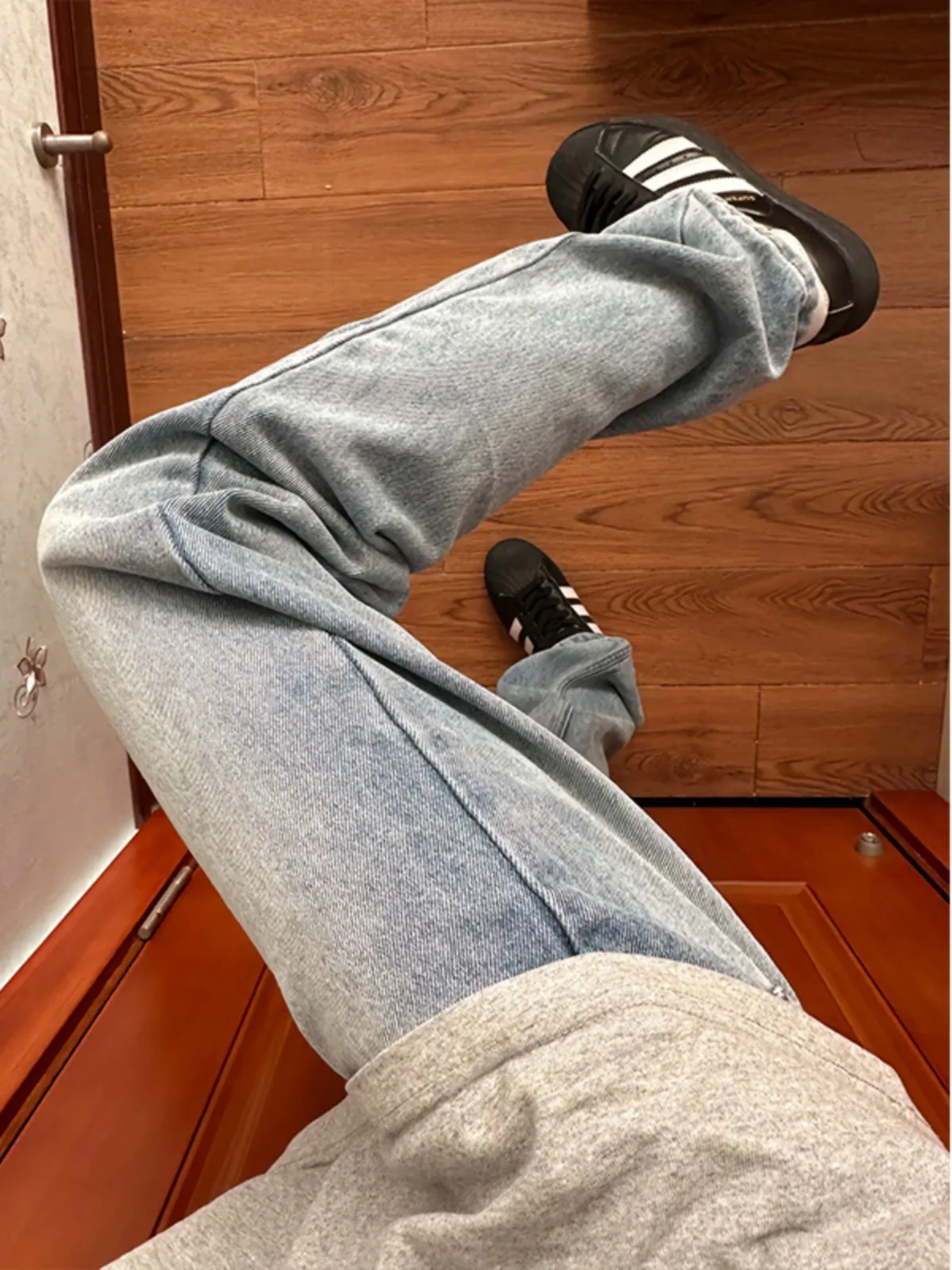 Джинсы Cleanfit Ice Blue с флисовой подкладкой, зауженные, для подростков, молодежные, модные, в стиле High Street, микро-клеш, зимние, из хлопкового денима
Джинсы Cleanfit Ice Blue с флисовой подкладкой, зауженные, для подростков, молодежные, модные, в стиле High Street, микро-клеш, зимние, из хлопкового денима