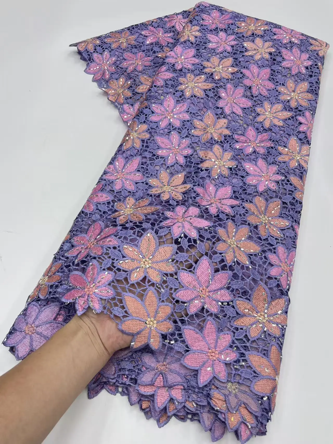 New Design African Guipure Cord Lace Fabric 5 Yards Applique Flower Nigerian Water Soluble Lace Women Dresses Sewing Material
New Design African Guipure Cord Lace Fabric 5 Yards Applique Flower Nigerian Water Soluble Lace Women Dresses Sewing Material