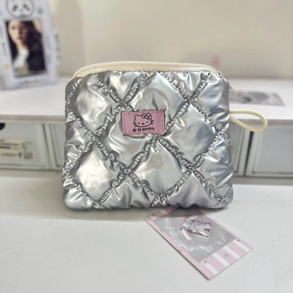 Hello Kitty Coin Purse Anime Peripheral Cartoon Originality Embroidery Small-scale Cosmetic Bag Fashion Delicate Storage Bag
Hello Kitty Coin Purse Anime Peripheral Cartoon Originality Embroidery Small-scale Cosmetic Bag Fashion Delicate Storage Bag