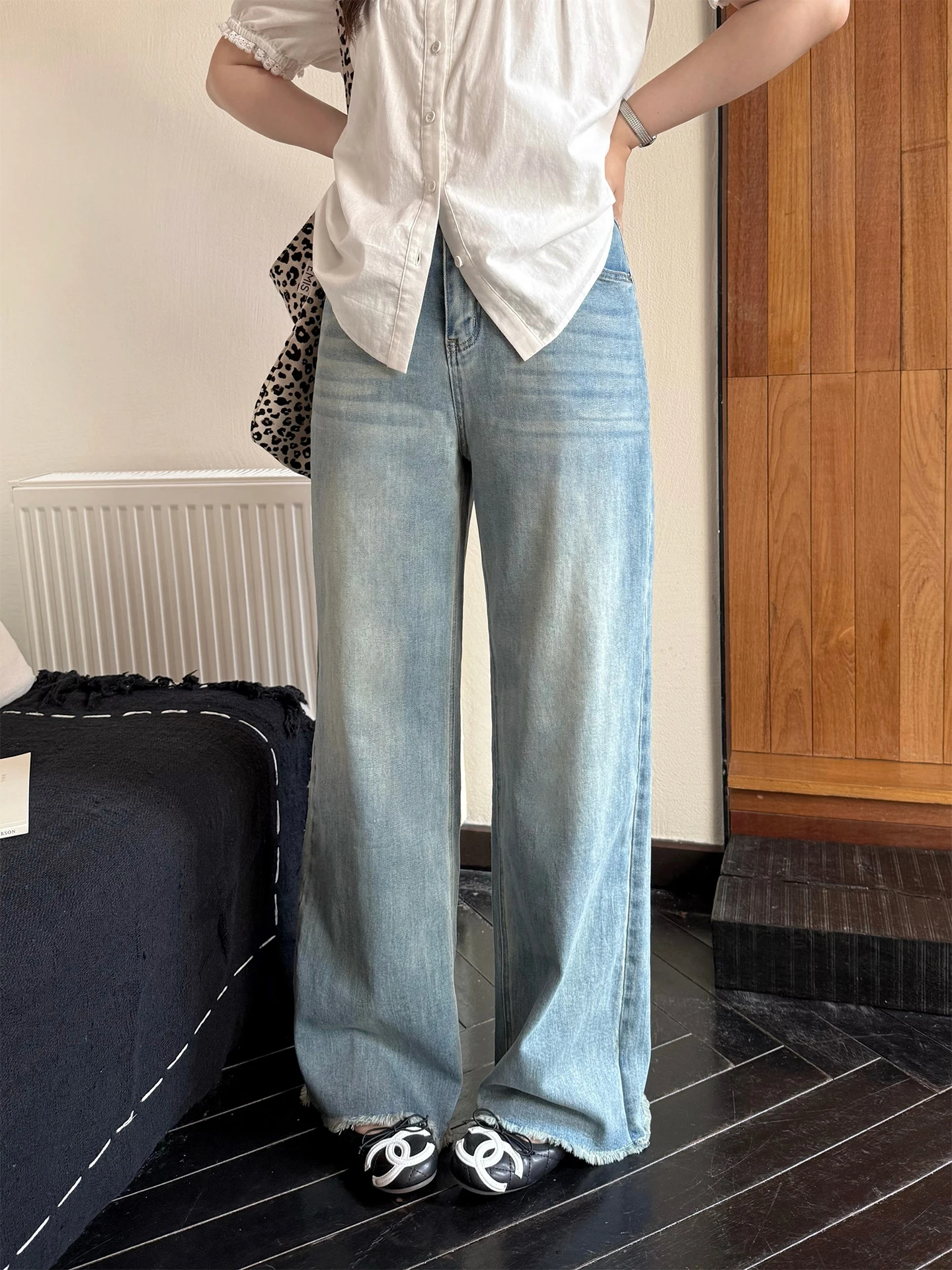 Casual High Waist Straight Leg Jeans Women's plus Size Summer Lightweight Denim Pants with Pockets Zipper Closure
Casual High Waist Straight Leg Jeans Women's plus Size Summer Lightweight Denim Pants with Pockets Zipper Closure