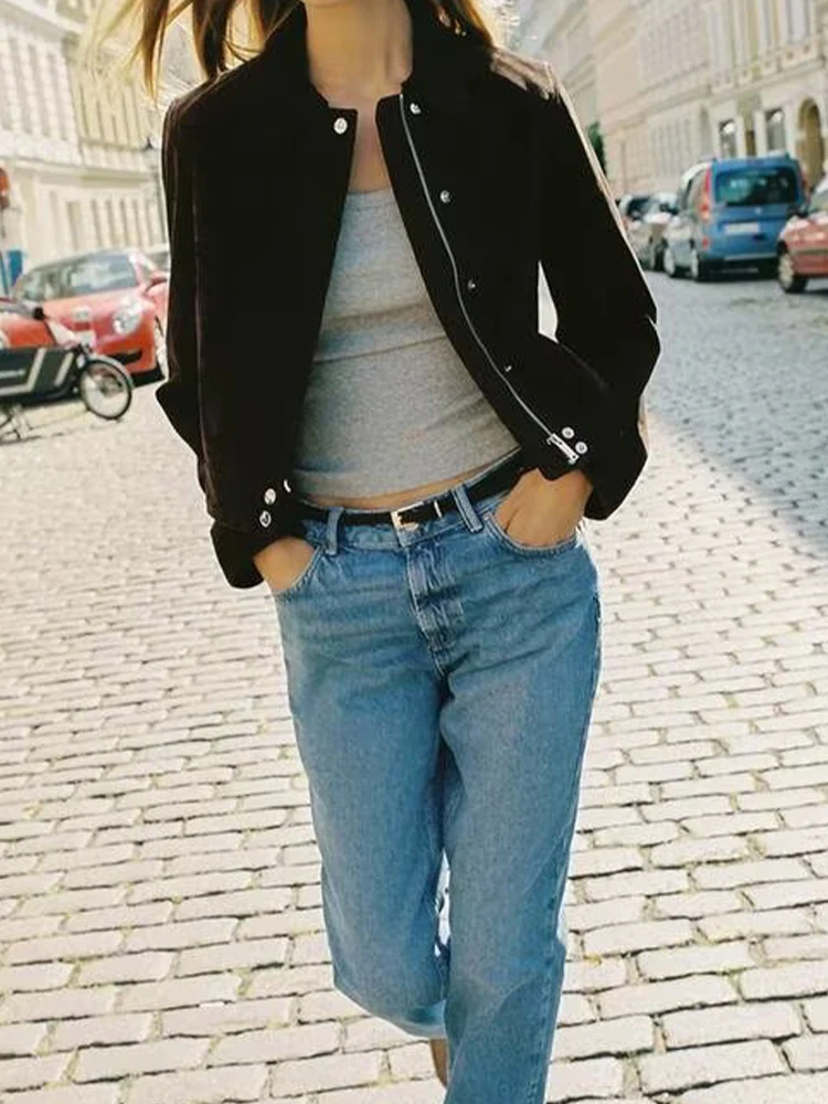 European and American style autumn new fashion trend simple women's versatile imitation leather lapel long sleeve short jacket
European and American style autumn new fashion trend simple women's versatile imitation leather lapel long sleeve short jacket
