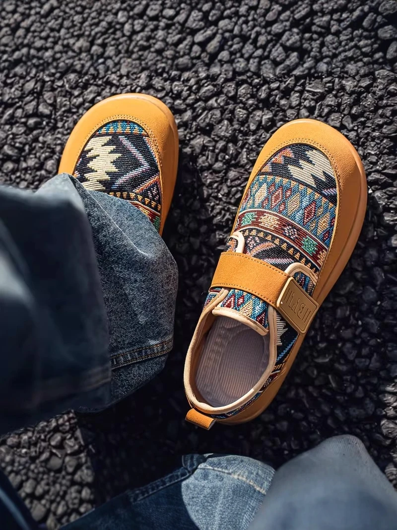 Men's Casual Canvas Shoes Summer Retro Work Bean Bean Shoes Thick Bottom Print Canvas Trendy Shoes Magic Tape
Men's Casual Canvas Shoes Summer Retro Work Bean Bean Shoes Thick Bottom Print Canvas Trendy Shoes Magic Tape