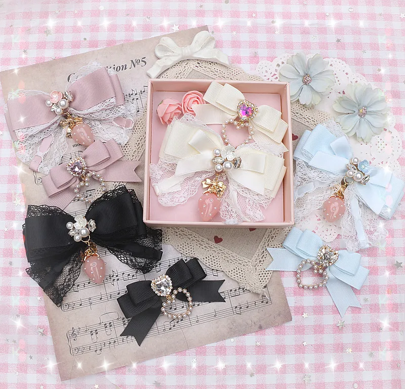 Handmade 1 Pair Ornate Hair Clips Pearl Love Strawberry Pendant Jirai Kei Hairpin Side Clip Lace Chic Hair Accessories for Women
Handmade 1 Pair Ornate Hair Clips Pearl Love Strawberry Pendant Jirai Kei Hairpin Side Clip Lace Chic Hair Accessories for Women