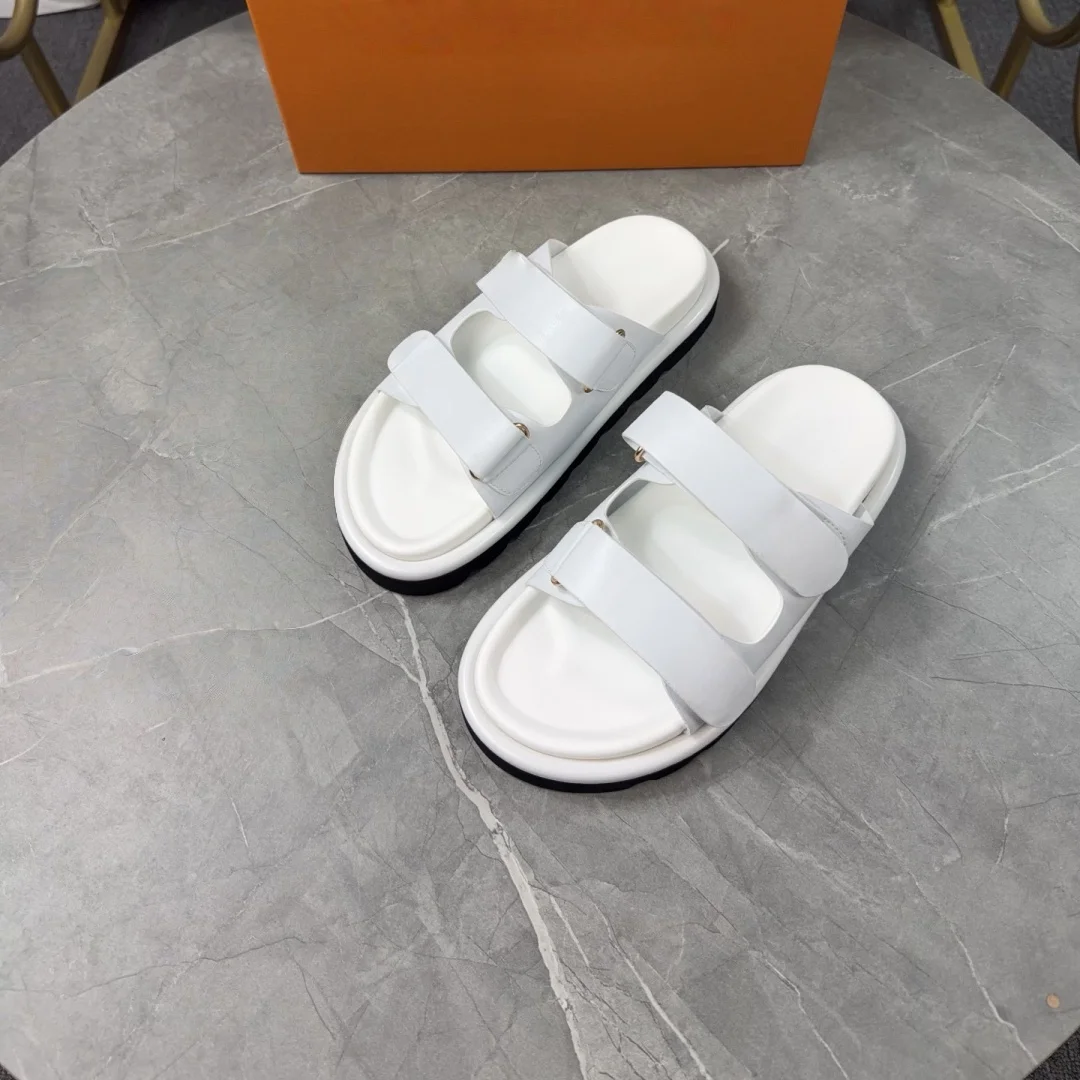 Luxury Brand Stylish Sandals Men's Slides Hiking Shoes Outdoor Sandals Casual Sandals Indoor Summer Premium Cowhide Material
Luxury Brand Stylish Sandals Men's Slides Hiking Shoes Outdoor Sandals Casual Sandals Indoor Summer Premium Cowhide Material