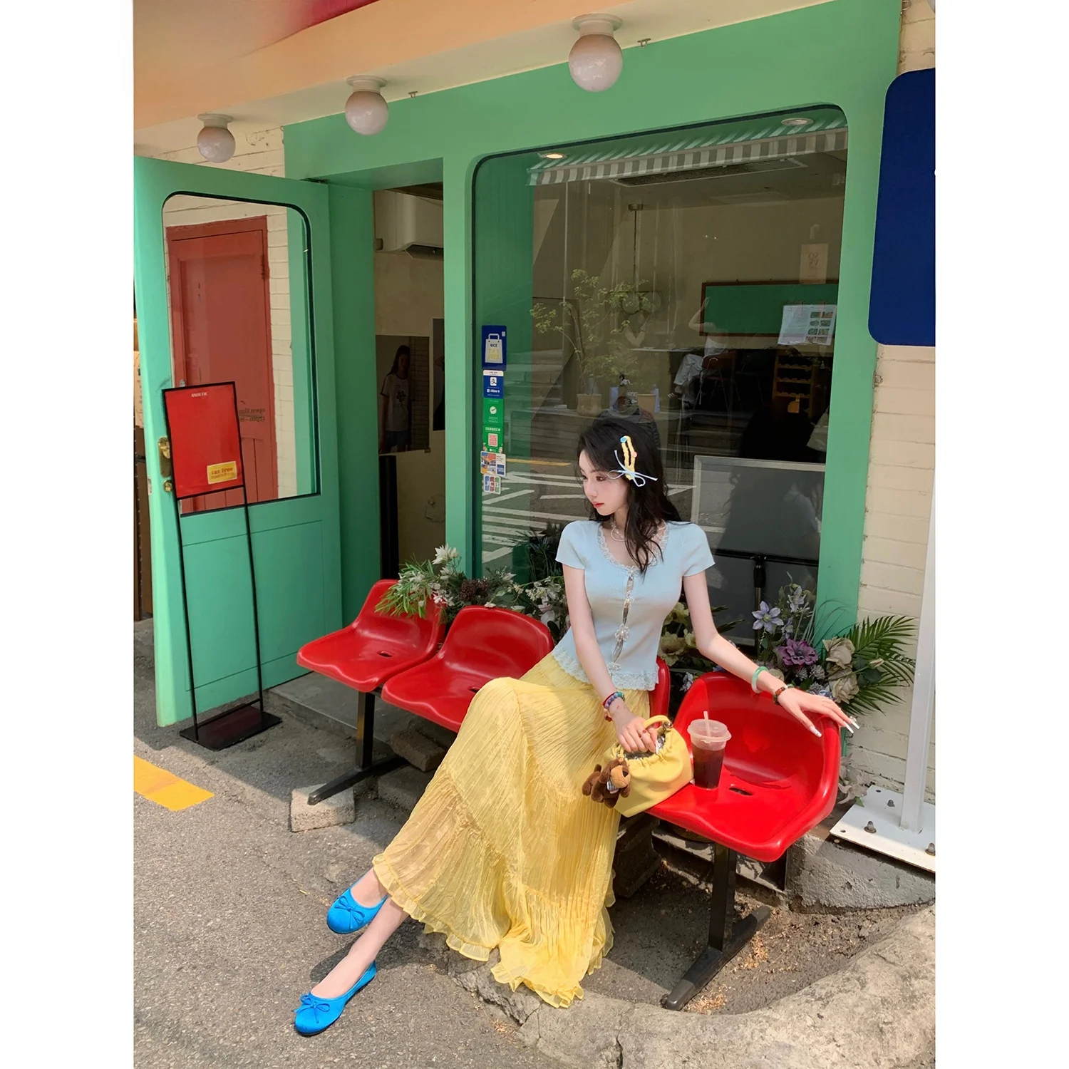 Элегантная длинная плиссированная юбка из шифона Sweet Ele, универсальная, с высокой талией, А-силуэт, миди, для женщин, из полиэфирного волокна, для повседневной носки
Элегантная длинная плиссированная юбка из шифона Sweet Ele, универсальная, с высокой талией, А-силуэт, миди, для женщин, из полиэфирного волокна, для повседневной носки