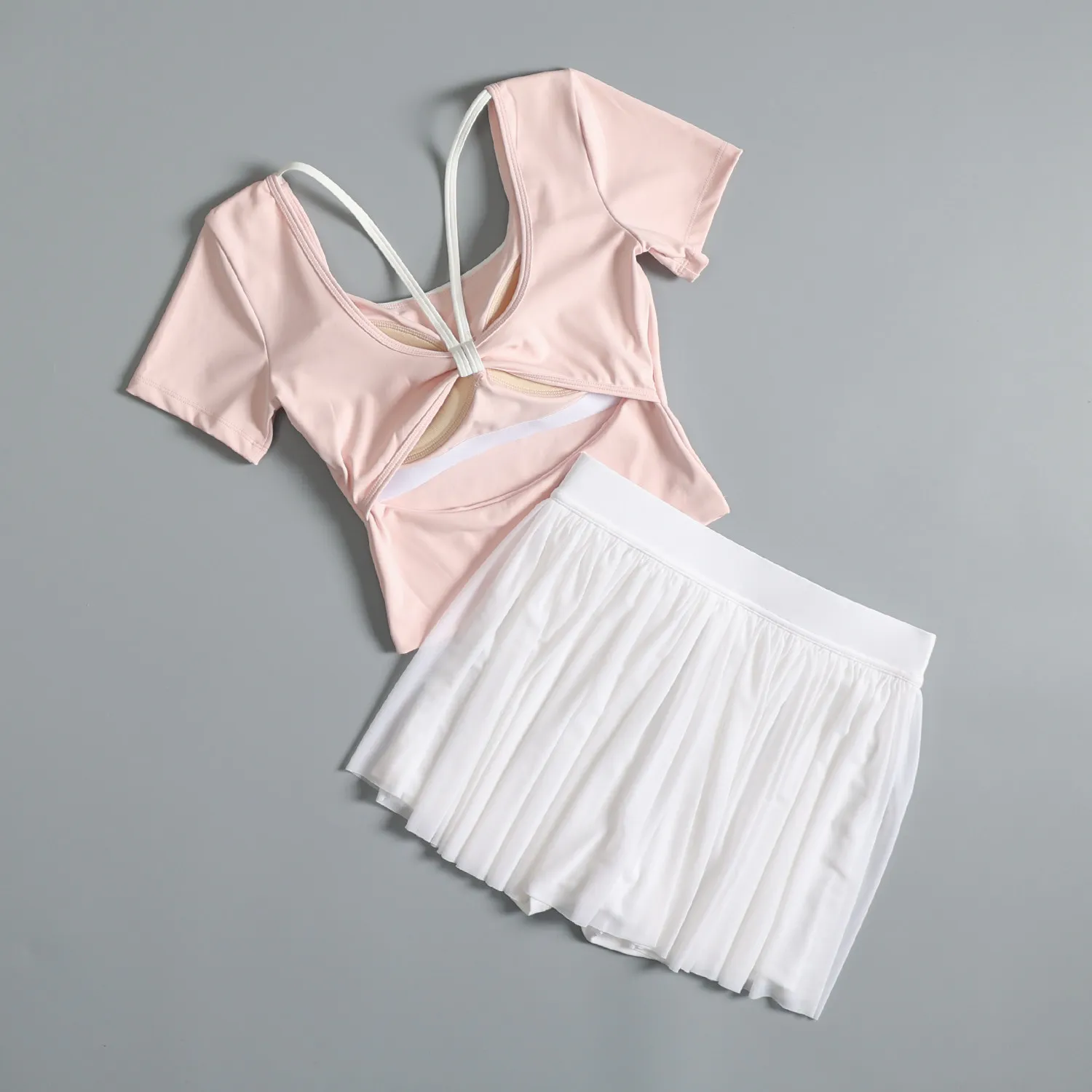 High-end tennis sports suit for women in summer with chest pads yoga clothes beautiful back short-sleeved cycling quick-drying
High-end tennis sports suit for women in summer with chest pads yoga clothes beautiful back short-sleeved cycling quick-drying