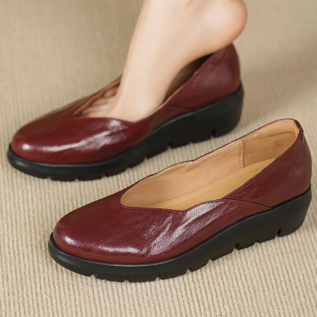 Women's sheepskin round toe slip-on flats loafers high quality soft comfort casual female thick sole platform flats moccasins 40
Women's sheepskin round toe slip-on flats loafers high quality soft comfort casual female thick sole platform flats moccasins 40