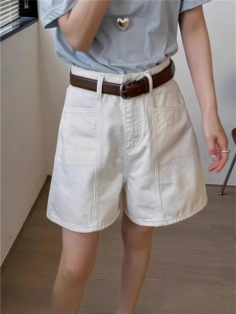 High Waist White A-Line Denim Shorts Women's plus Size Casual Wide Leg Hot Pants Spring Fashionable Versatile Loose Fit
High Waist White A-Line Denim Shorts Women's plus Size Casual Wide Leg Hot Pants Spring Fashionable Versatile Loose Fit