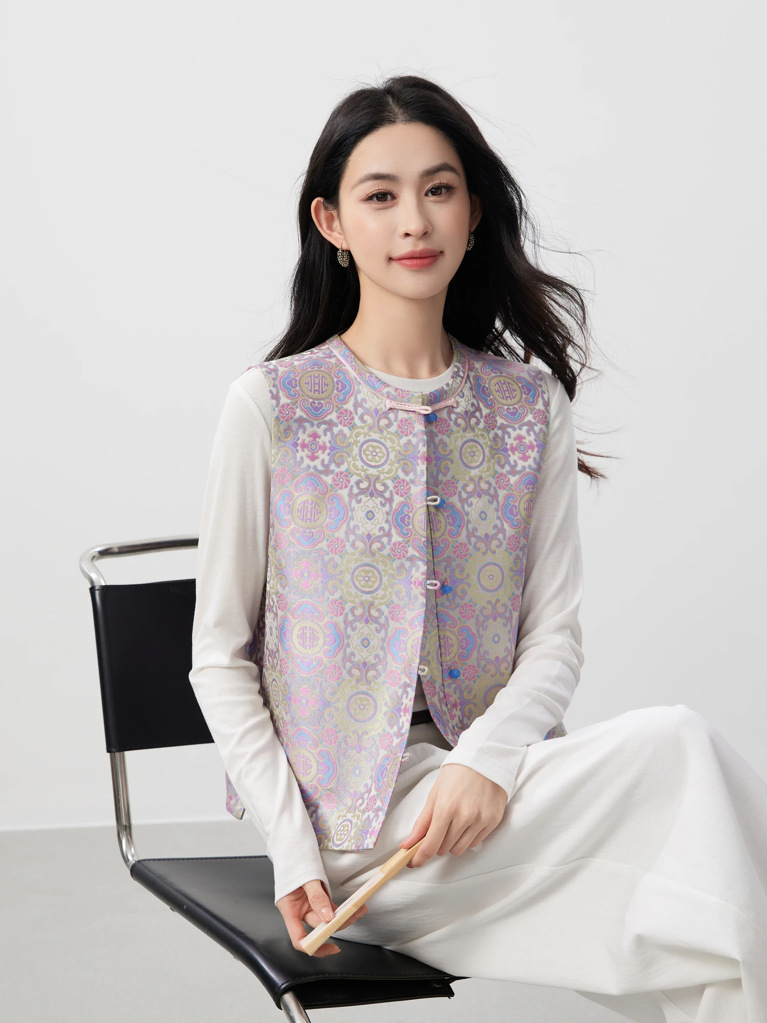 Shengqi Ruihong 26 New Tang Song Baoxiang Flower New Chinese Style Song Jin Real Silk Gold Embroidery Jacket Women
Shengqi Ruihong 26 New Tang Song Baoxiang Flower New Chinese Style Song Jin Real Silk Gold Embroidery Jacket Women