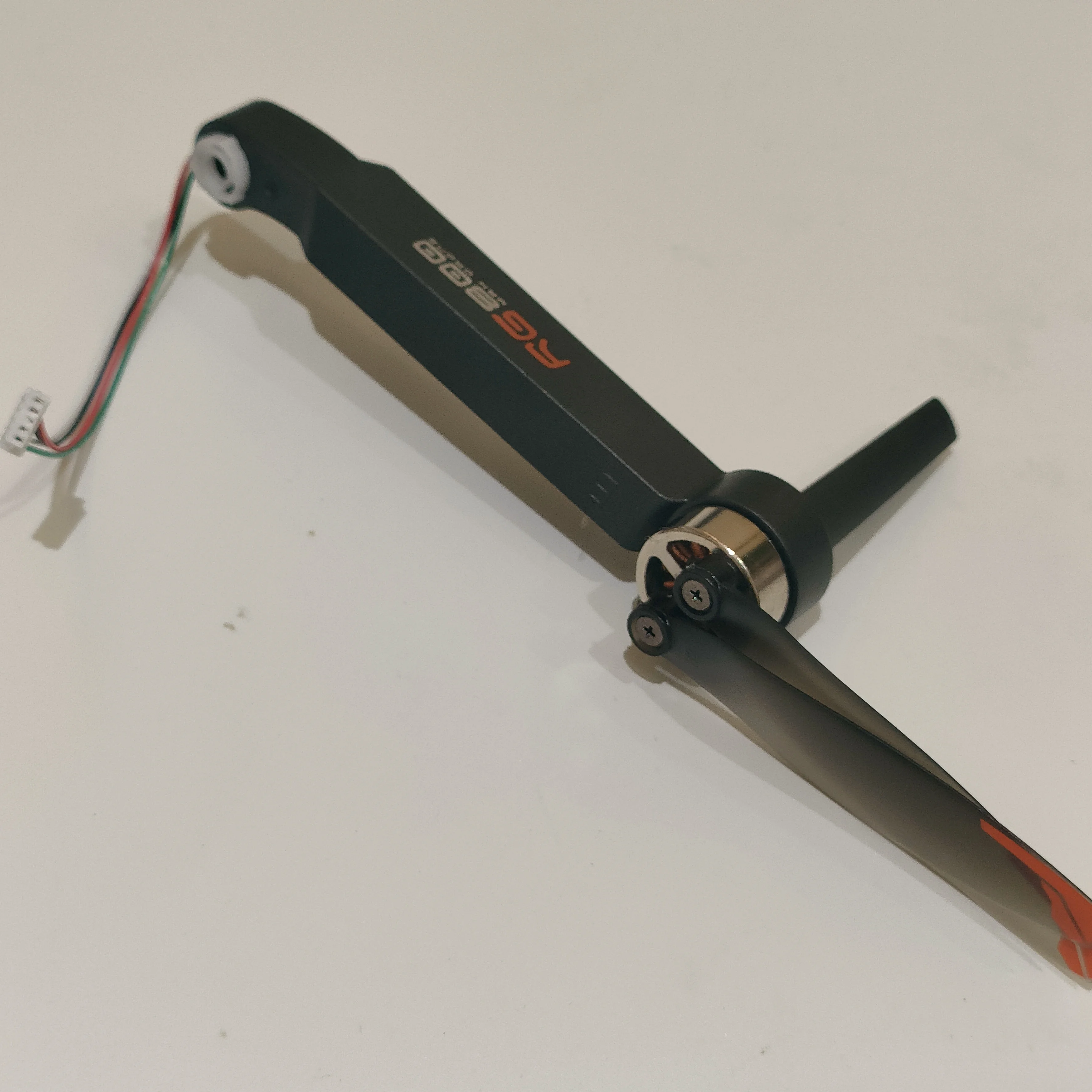 Передние бесщеточные моторные кронштейны для складного дрона RG800 MAX GPS, запасные части
Передние бесщеточные моторные кронштейны для складного дрона RG800 MAX GPS, запасные части