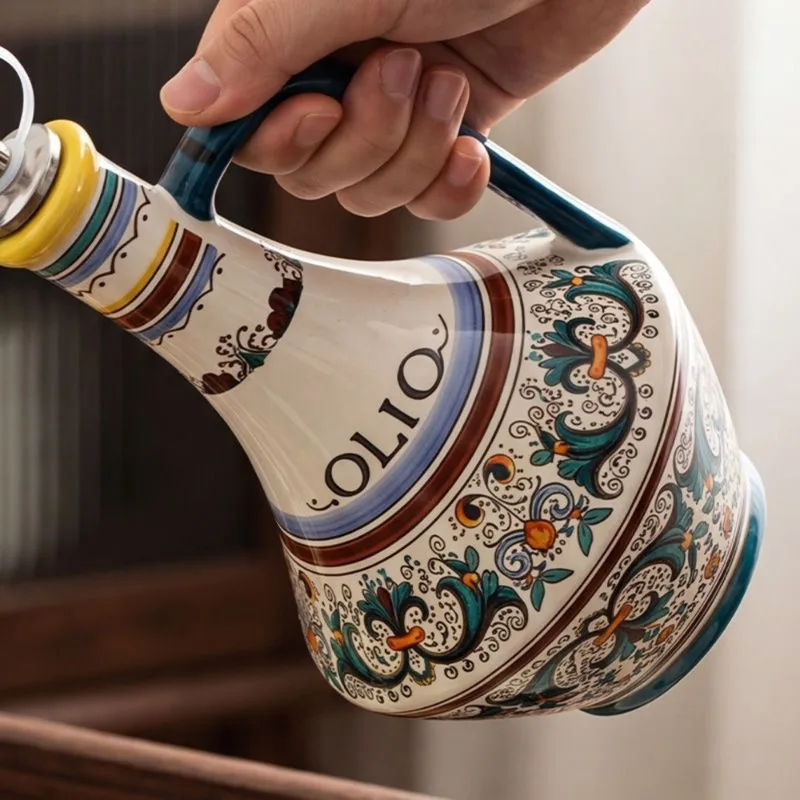 American Retro Oil Pot Kitchen Sealed Storage Sauce Ceramic Oil Pot Large Capacity with Handle Kitchen Decoration Accessories
American Retro Oil Pot Kitchen Sealed Storage Sauce Ceramic Oil Pot Large Capacity with Handle Kitchen Decoration Accessories
