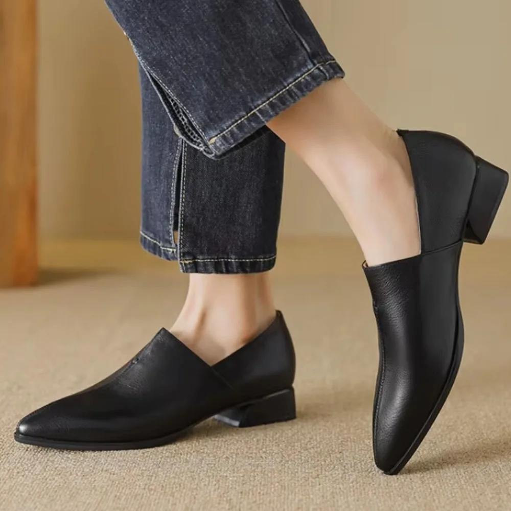 2025 Spring/summer Women Loafers Pointed Toe Chunky Heel Womens Shoe Genuine Leather Shoes Women Casual Retro Pumps For Women
2025 Spring/summer Women Loafers Pointed Toe Chunky Heel Womens Shoe Genuine Leather Shoes Women Casual Retro Pumps For Women