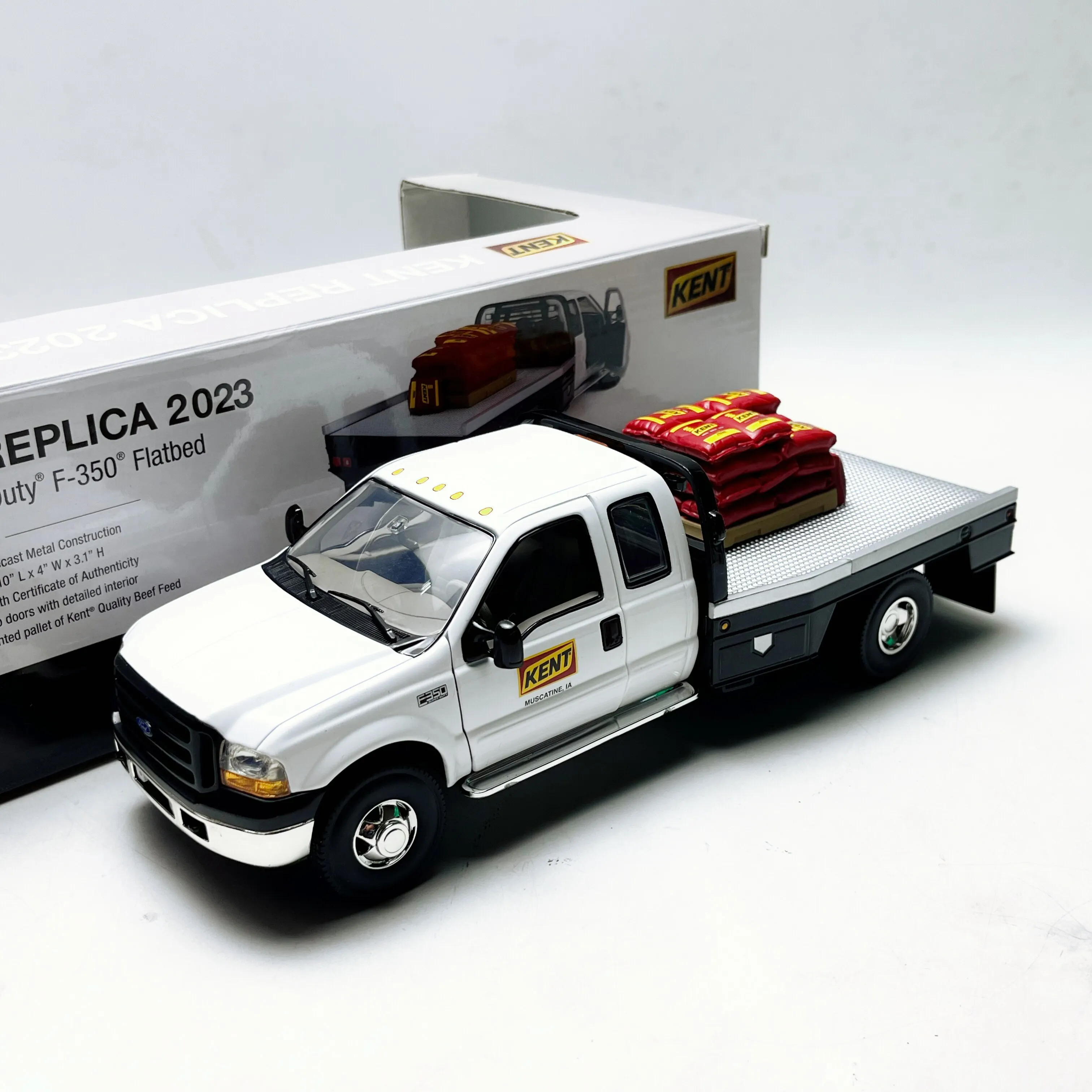 Diecast First Gear 1/25 Scale KENT F-350 Alloy Car Model
Diecast First Gear 1/25 Scale KENT F-350 Alloy Car Model