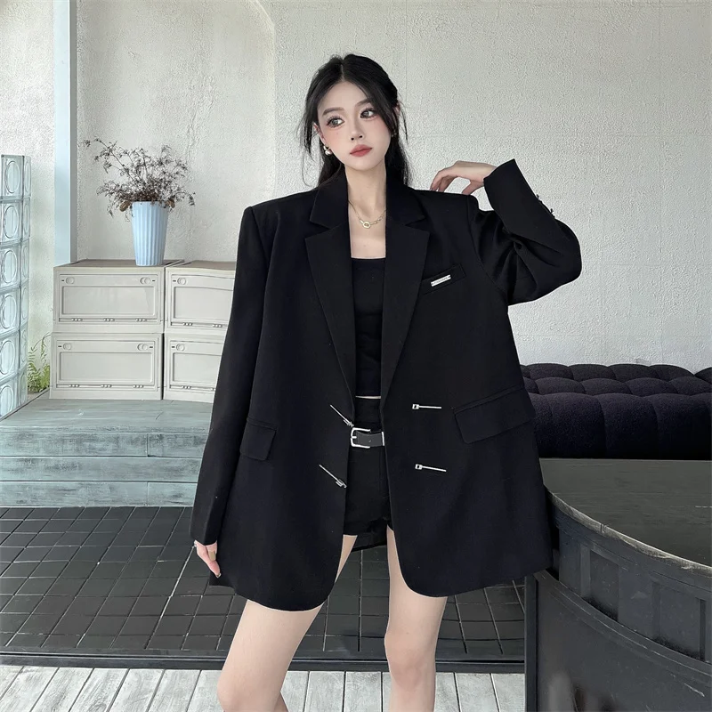 2025Women's Black Blazer Oversized Coat Long Sleeve Spring Autumn Streetwear Chic Tailored Jacket Unisex Fashion Casual Suit Top
2025Women's Black Blazer Oversized Coat Long Sleeve Spring Autumn Streetwear Chic Tailored Jacket Unisex Fashion Casual Suit Top