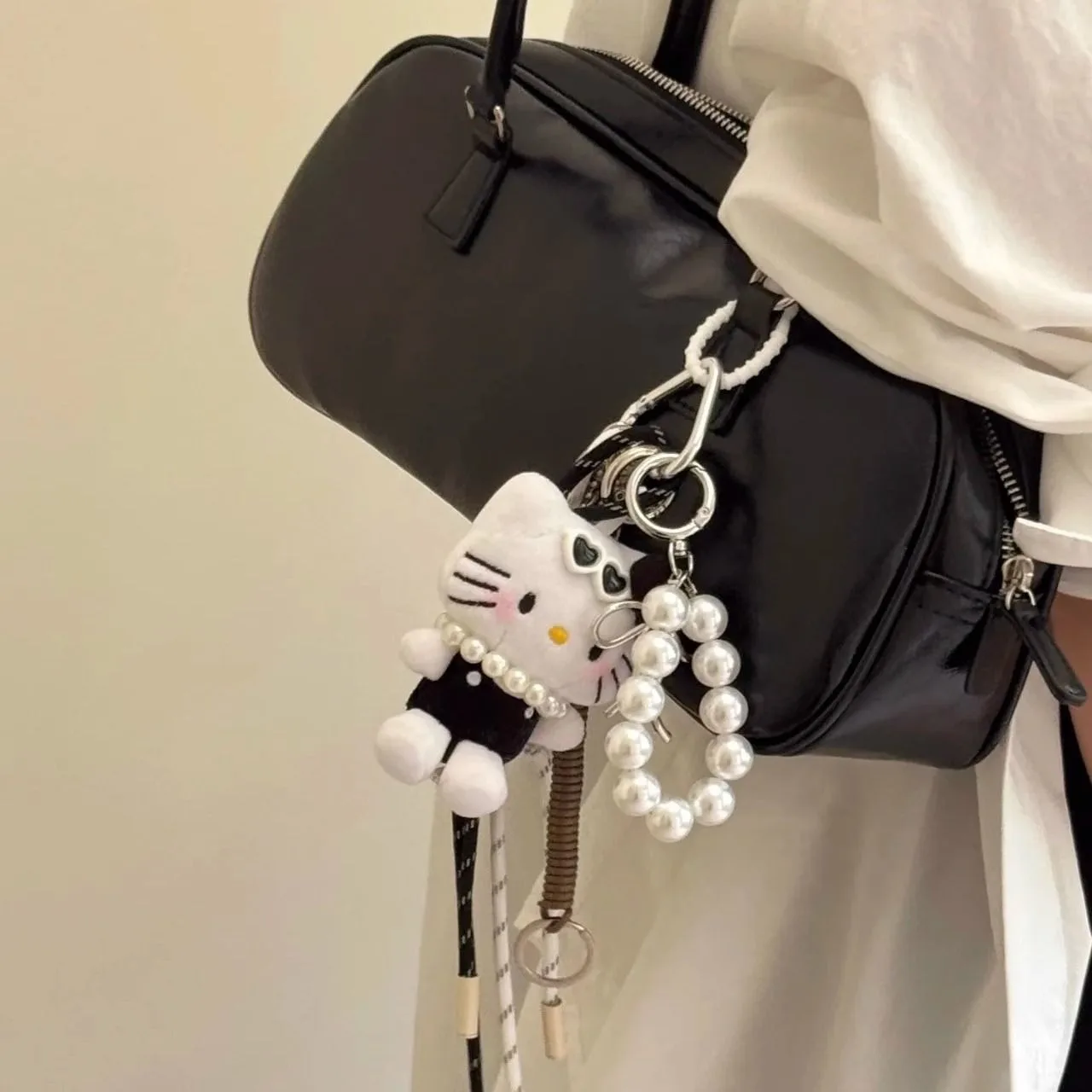 Черный кулон в форме кота в мультяшном стиле, высококачественный брелок для ключей, плюшевая игрушка, очаровательная сумка для кошки, аксессуар 
Черный кулон в форме кота в мультяшном стиле, высококачественный брелок для ключей, плюшевая игрушка, очаровательная сумка для кошки, аксессуар