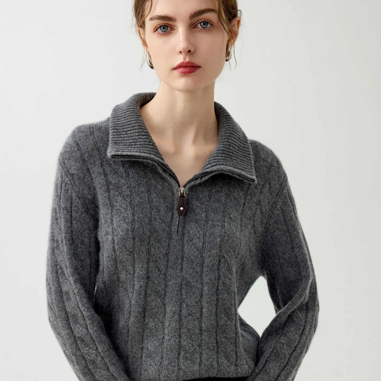 Autumn Winter Women 100% Pure Cashmere Pullover Sweater Soild Lapel Twist Flower Half-Zip Retro Knit Coat Thick Warm High-end
Autumn Winter Women 100% Pure Cashmere Pullover Sweater Soild Lapel Twist Flower Half-Zip Retro Knit Coat Thick Warm High-end