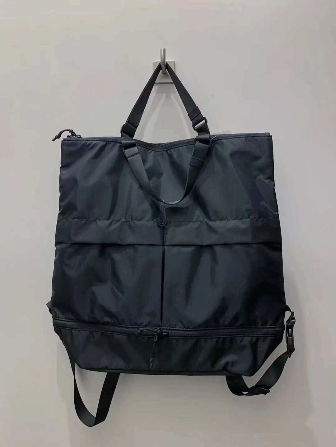 Большая нейлоновая сумка-рюкзак для поездок на работу с мягкой ручкой, водонепроницаемой застежкой-молнией, школьная сумка для подростков
Большая нейлоновая сумка-рюкзак для поездок на работу с мягкой ручкой, водонепроницаемой застежкой-молнией, школьная сумка для подростков