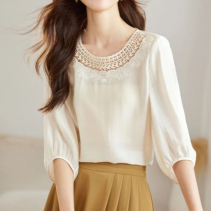 New Hollow Out Chiffon Women Blouse O-Neck Embroidery Blouse Shirt Women Tops Camisas Blouses Camisas De Mujer Blusas 2025 N398
New Hollow Out Chiffon Women Blouse O-Neck Embroidery Blouse Shirt Women Tops Camisas Blouses Camisas De Mujer Blusas 2025 N398