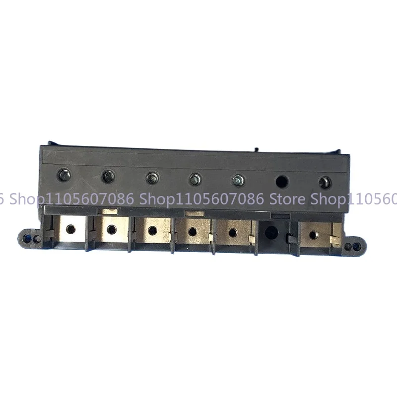 Suitable for Frequency Converter ATV610-630 Series 30-37-45 Kw Output Main Circuit Wiring Plastic Terminal Block
Suitable for Frequency Converter ATV610-630 Series 30-37-45 Kw Output Main Circuit Wiring Plastic Terminal Block