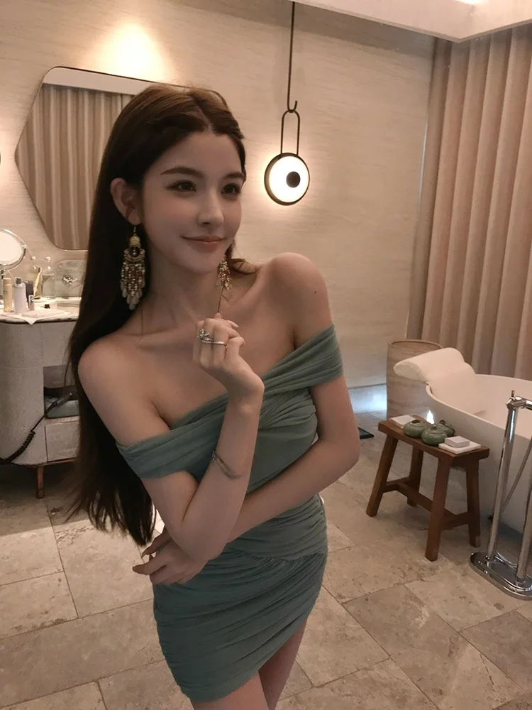Sexy Pleated High Waist Bodycon Dress for plus Size Women Spring Summer Sleeveless Short Skirt One Shoulder Design City Commute
Sexy Pleated High Waist Bodycon Dress for plus Size Women Spring Summer Sleeveless Short Skirt One Shoulder Design City Commute